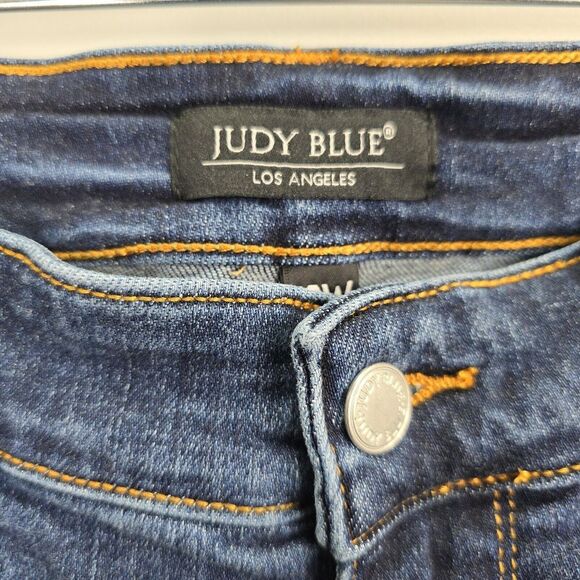 Judy Blue Women's Jeans Size 18 Blue Dark Wash Relaxed Fit Distressed Raw Hems - Picture 10 of 13